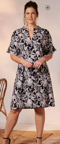 Halflange zwart-witte jurk met jungleprint en korte strookmouwen voor grote maten Isabella®, goedkoop - Blancheporte