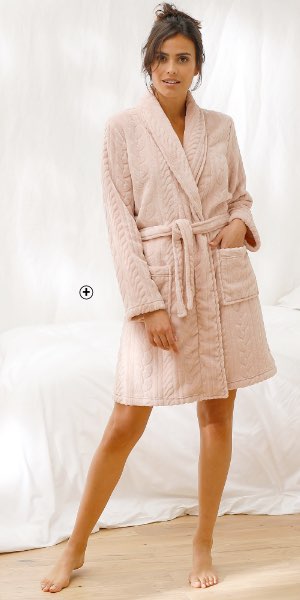 Korte peignoir met ceintuur en kabeltextuur in roze pluchefleece voor dames, goedkoop - Blancheporte